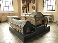Achter het altaar van de kerk