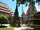 Scheve toren van de Wat Yai Chai Mongkhon