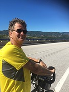 Gele trui. Ehhh. In de Tour wel, In la Vuelta moet dat de rode trui zijn.