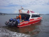 Fastboat 3 x 300PK  ( we varen met  Bali Brio )