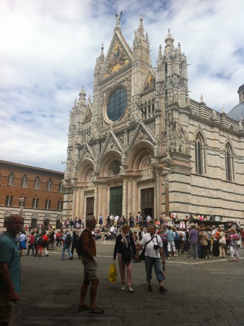 Voor de Duomo in Siena