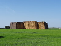 De muur van hooi