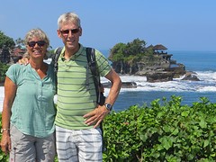 13a Hans en Renee bij Tanah Lot