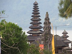 22 Ulun Danu bij Bratan Meer