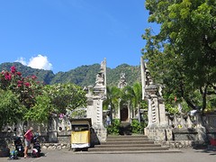 7 Pemuteran tempel