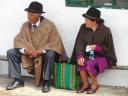 70 twee locals wachtend op de bus