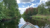 Met de fluisterboot door de weerribben