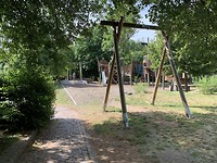 Speelplaats in park