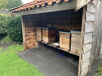 Bijen "korf" achter in de tuin