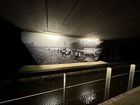 Brug over Winsummerdiep bij nacht