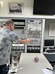 In de “cockpit” van de radiotelescoop