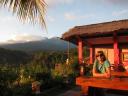 6.45am ontbijt met Rinjani in de achtergrond