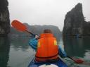 Kayaken in Halong Bay