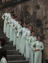 Dames van de universiteit in uniform
