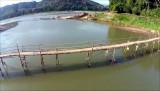 Luang Prabang: drone boven bamboebrug