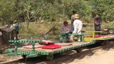 Battambang: bamboetrein