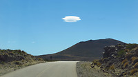 Wolk, berg en weg