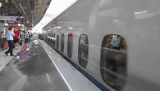 Aankomst van een Shinkansen in het station van Kyoto