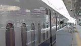Vertrek van de Sinkansen (eerste filmpje) uit het station van Kyoto