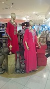 Traditionele kleding op Dubai airport.
