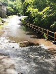 Water over de weg.