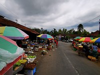 Onderweg een locale markt.