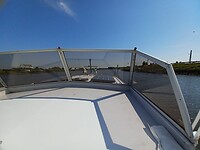 We zitten lekker uit de wind.