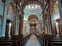 De Basiliek van binnen