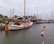 Langs de groene Draeck voor een plekje in de haven.