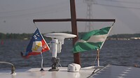 Met trots de vlag van Rotterdam en WsV IJsselmonde