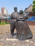 Bij de ingang van de haven.