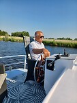 Hij heeft het zo naar zijn zin.