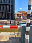 Veel brugwachters in Workum.