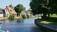 Mooie afwisseling tussen de landerijen en kleine dorpjes.