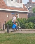 Even flesjes naar de automaat brengen.