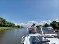 Door het Urker kanaal.