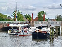 Drukte voor de brug bij Loenen 🙃