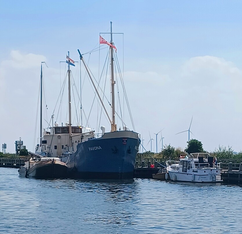 Onze plek achter het historische schip uit 1950.