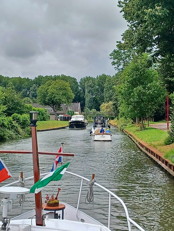 We varen weer op de Hollandse IJssel.
