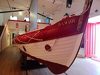 De reddingsroeiboot