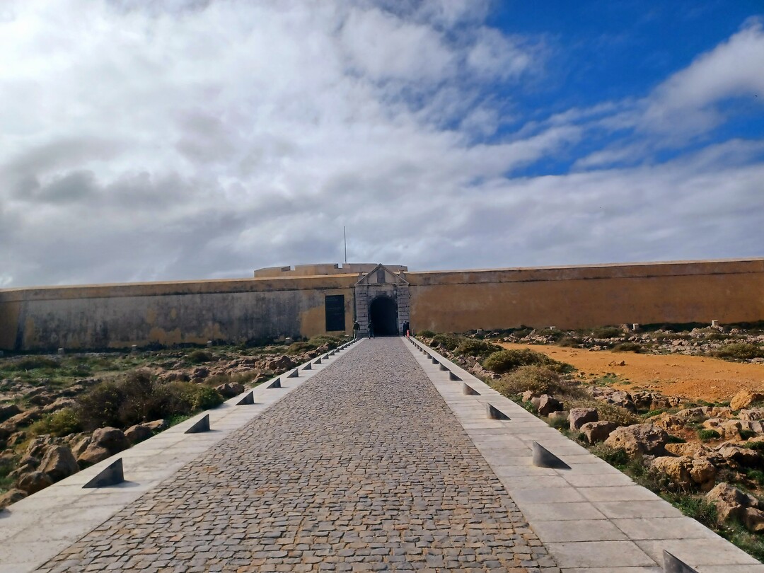 De toegang tot het fort