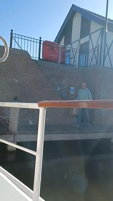 Daar komt Broodkapje :-)