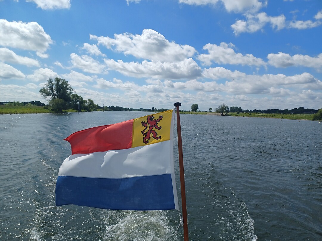 Varen over de Maas