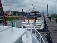 Een grote boot en gewoon gezellig. Geen neus in de wind deze keer.