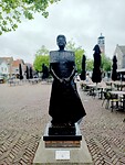 Een beeld in klederdracht.