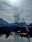 Vanaf de boot kijken we hierop :-)