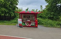 Zo staan er veel tentjes langs de weg