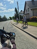 Hier fietsen ze vaak op het trottoir.