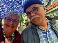 Liefde is. Samen onder de paraplu :-)