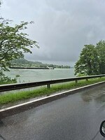 We rijden langs de Donau